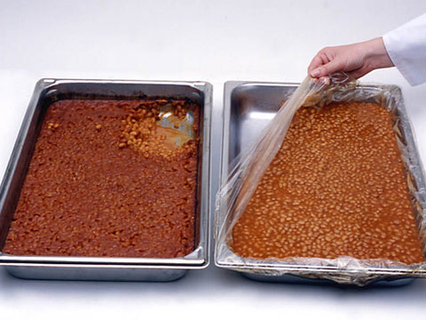M and Q Packaging Corp PanSaver Hotel Ovenable Pan Liner - Medium and Shallow, 34 x 12 inch -- 500 per case.