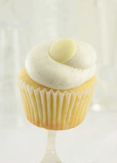 Sweet Street Vanilla Bean Cupcake - 8 per pack -- 4 packs per case.