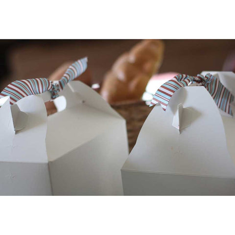 Southern Champion Tray Medium White SBS Paperboard Carry Out Barn Box, 9.5 x 5 x 5 inch -- 125 per case