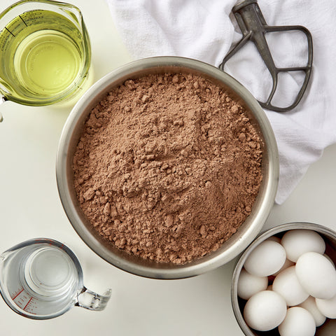 Pillsbury Chocolate Creme Base Cake Mix, 50 Pound.