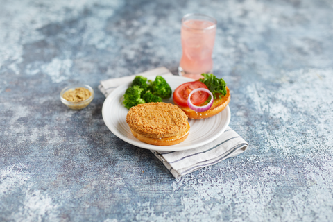 Chicken Patties Breaded Golden Crispy Whole Grain Cn 3.49 Oz 70304-0928