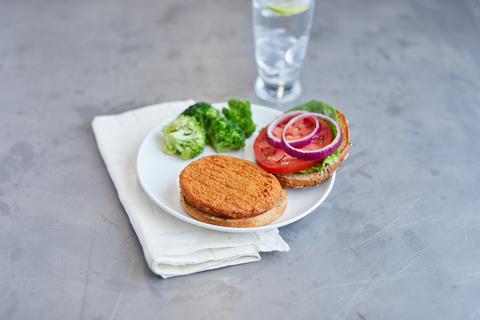 Chicken Patties Hot 'n Spicy Whole Grain Breaded W/ Foil Wrapper 3.26 Oz 5567-0928