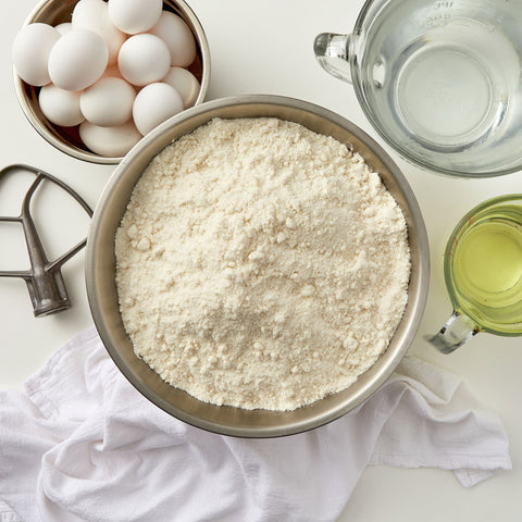 Pillsbury Plus™ CAKE MIX WHITE