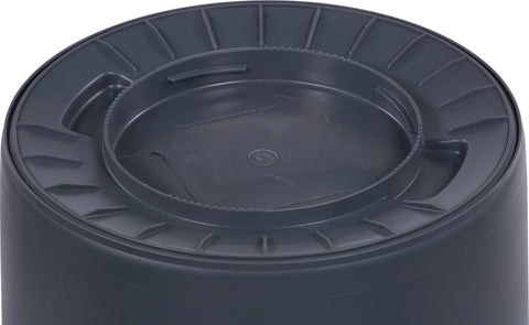 Carlisle CONTAINER WASTE BRONCO™ ROUND TRASH CONTAINER GREY 32 GAL